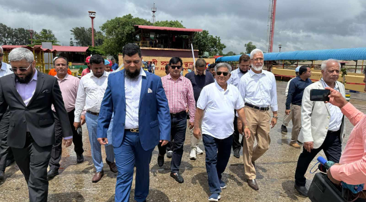 জাহাজ ভাঙা শিল্পে আন্তর্জাতিক মান বজায় রাখতে সরকার বদ্ধপরিকর: নৌপরিবহন উপদেষ্টা 